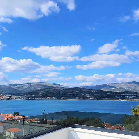 Luxury Sun Stone Heated Pool & Whirlpool Villa