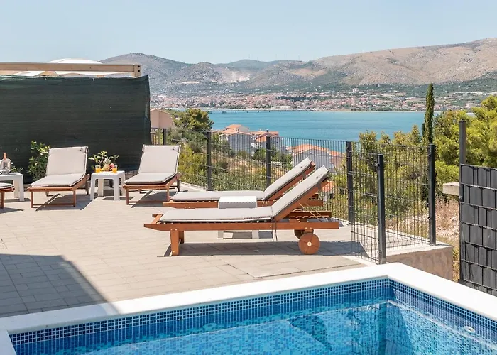 Luxury Sun Stone Heated Pool & Whirlpool *