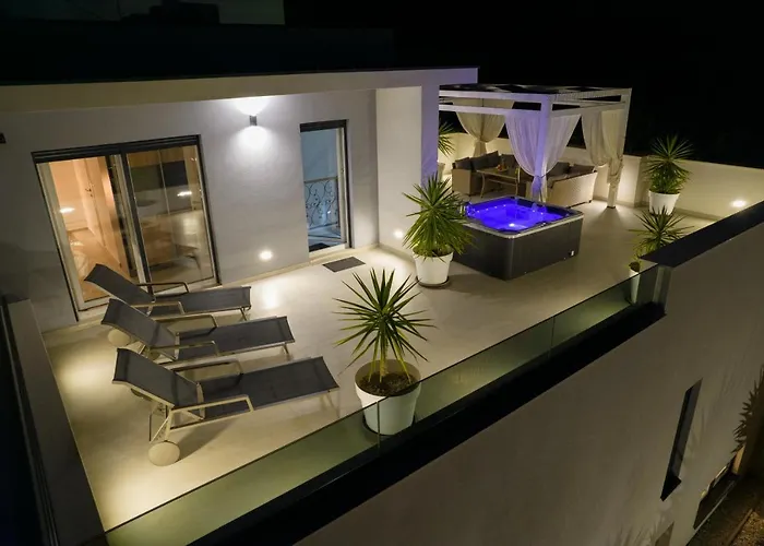 Βίλα Luxury Sun Stone Heated Pool & Whirlpool Τρογκίρ