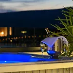 Βίλα Luxury Sun Stone Heated Pool & Whirlpool *