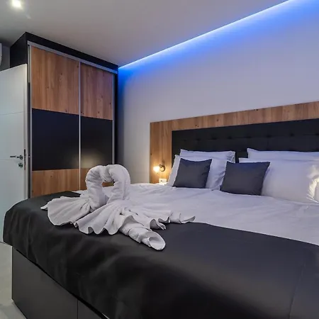 Luxury Sun Stone Heated Pool & Whirlpool Trogir