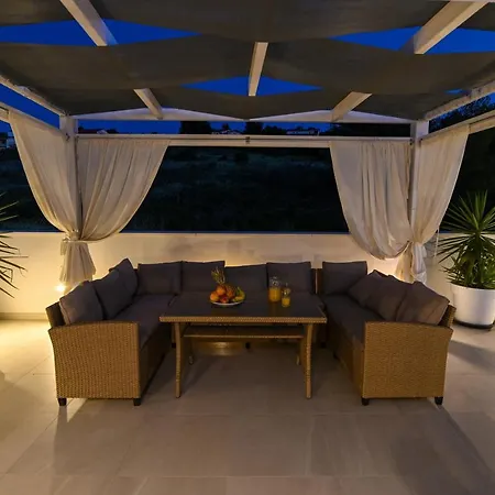 Вілла Luxury Sun Stone Heated Pool & Whirlpool *