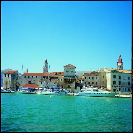 Luxury Sun Stone Heated Pool & Whirlpool Trogir