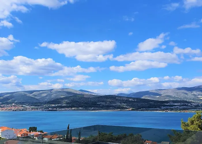 Luxury Sun Stone Heated Pool & Whirlpool Villa