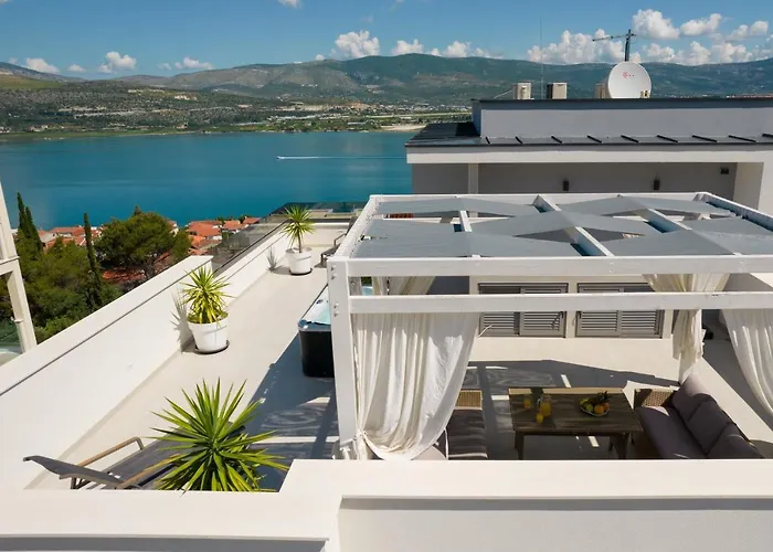 Luxury Sun Stone Heated Pool & Whirlpool Villa *