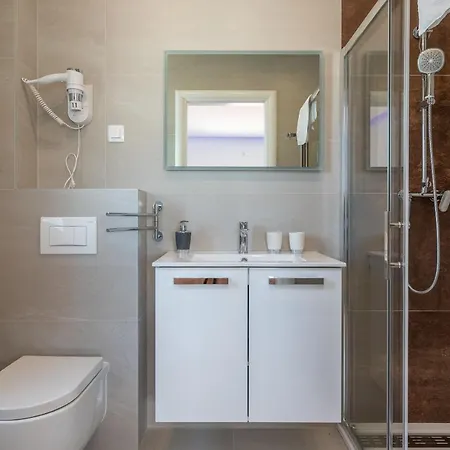 Luxury Sun Stone Heated Pool & Whirlpool *