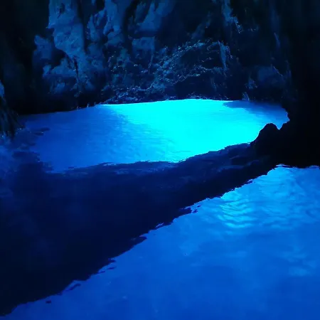 빌라 Luxury Sun Stone Heated Pool & Whirlpool 트로기르