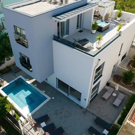 Villa Luxury Sun Stone Heated Pool & Whirlpool