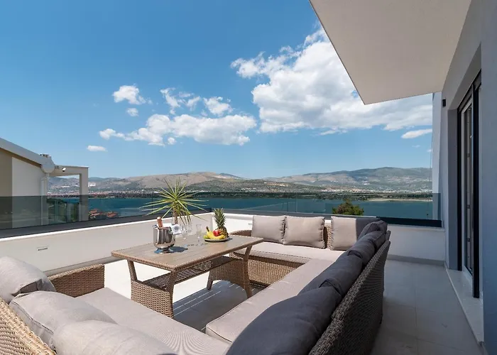Vila Luxury Sun Stone Heated Pool & Whirlpool