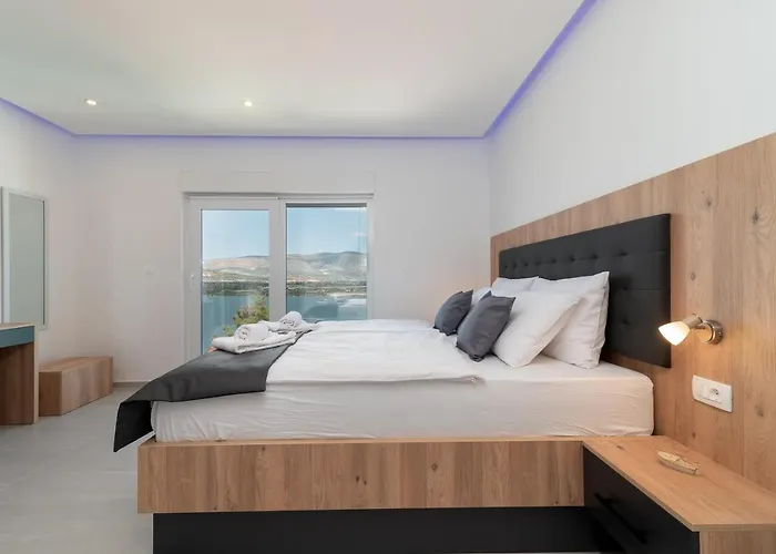 Vila Luxury Sun Stone Heated Pool & Whirlpool Trogir