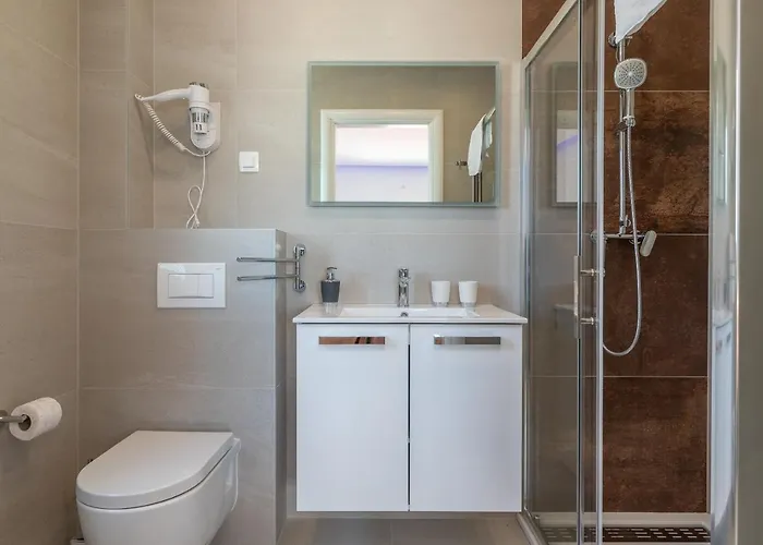 Luxury Sun Stone Heated Pool & Whirlpool *