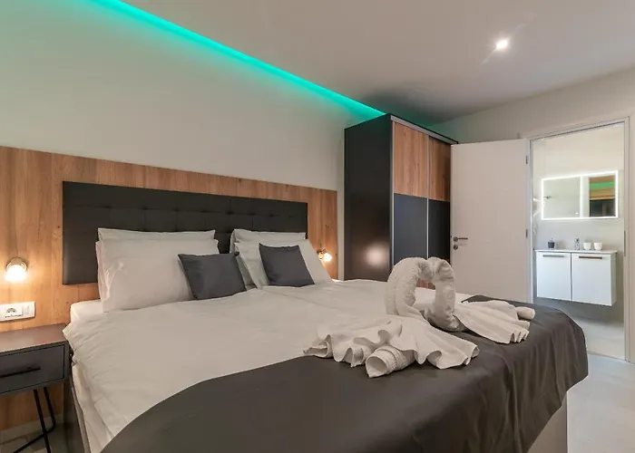 Vila Luxury Sun Stone Heated Pool & Whirlpool Trogir